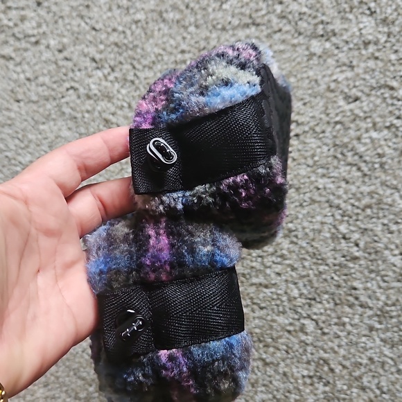 🩶💕SKIMS FLEECE SLEEP UNISEX SLIPPERS MULTI PLAID 37 - Picture 3 of 6